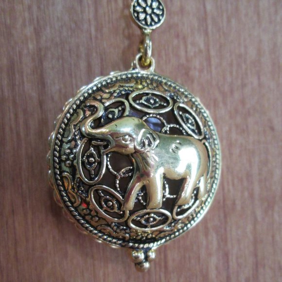 Golden Brass ELEPHANT Loupe Necklace 5X Magnifying Lens - Picture 3 of 8
